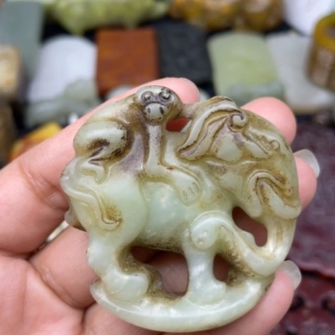 蛇纹石玉未镶嵌颈饰19