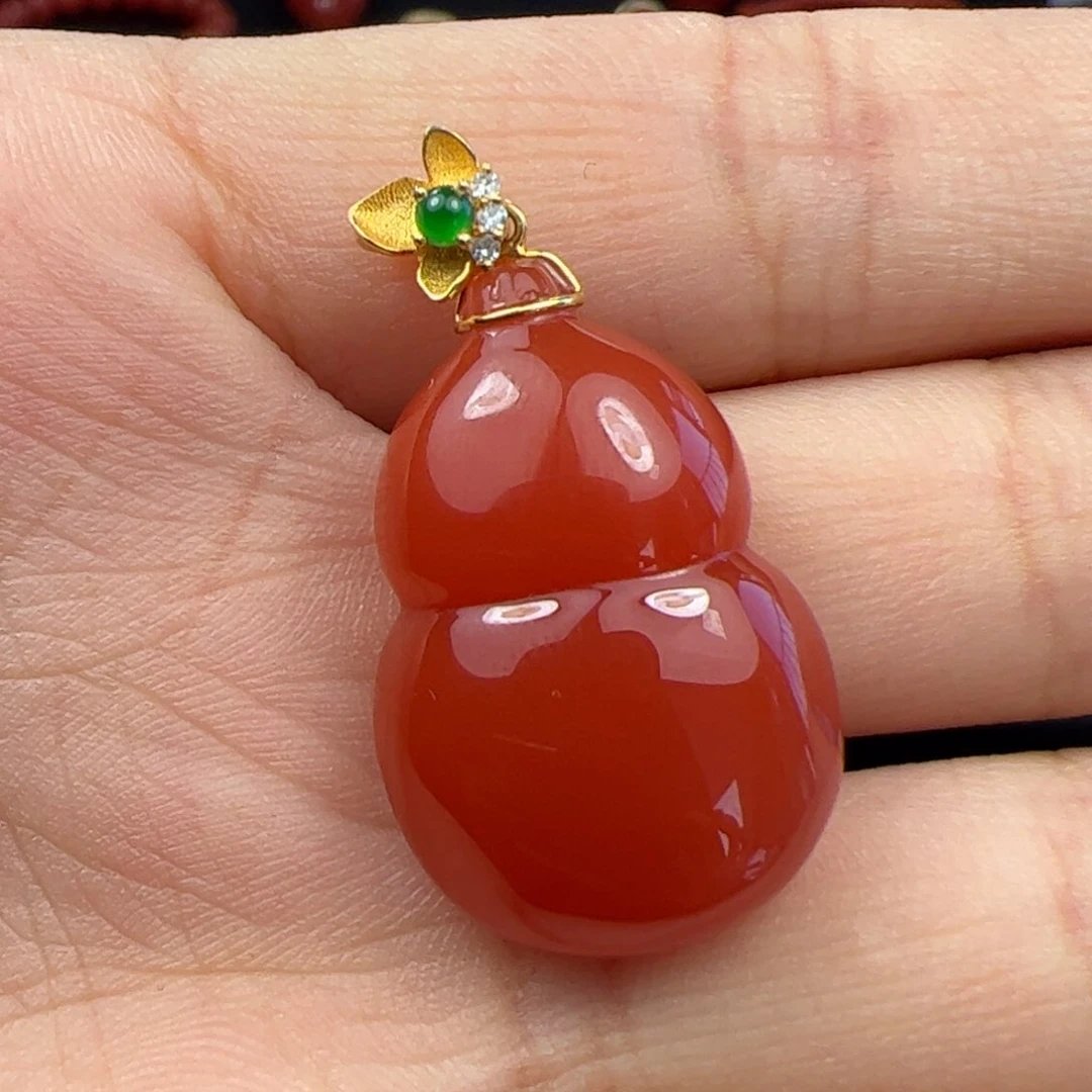 18K金镶嵌吊坠南红玛瑙禹*木