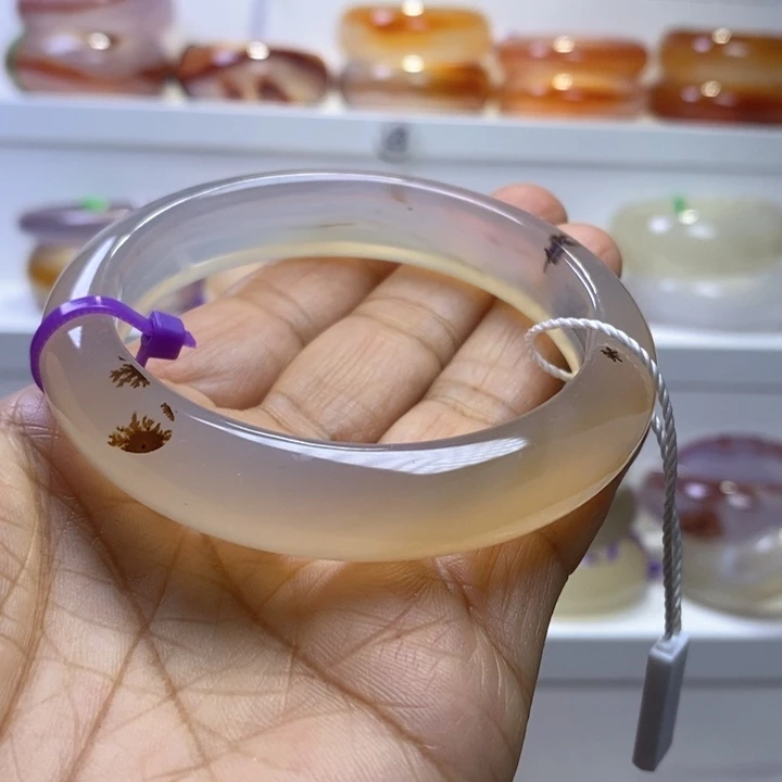 玛瑙/玉髓手镯未镶嵌