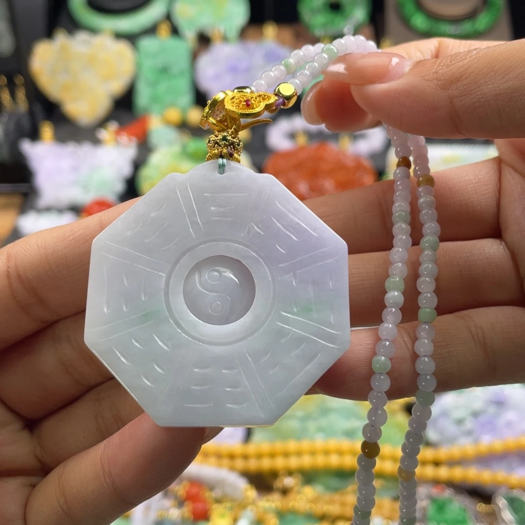 翡翠未镶嵌颈饰待编织