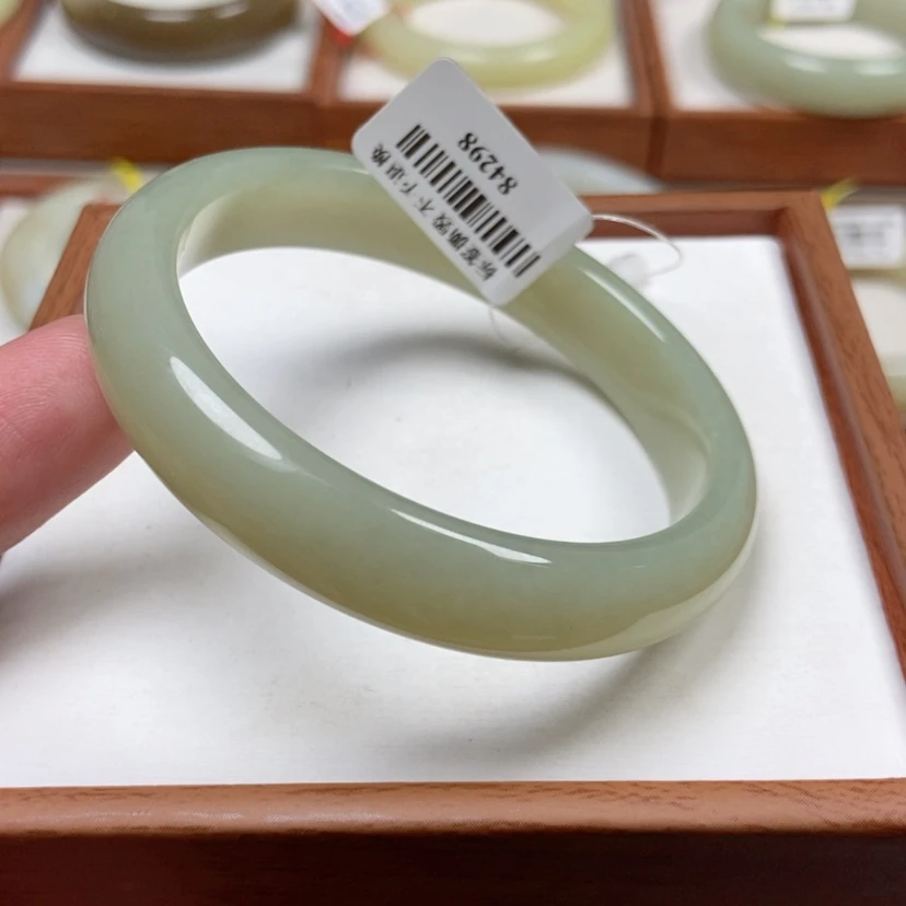 【闪购商品】和田玉手镯未镶嵌55
