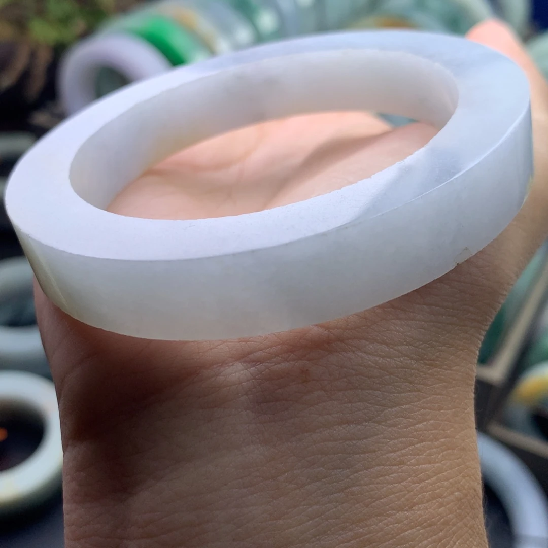 定制翡翠未镶嵌手镯不退不换