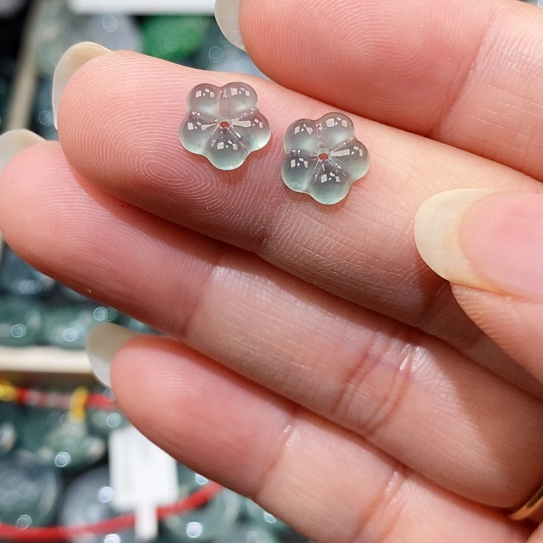 翡翠未镶嵌颈饰小花福利一对