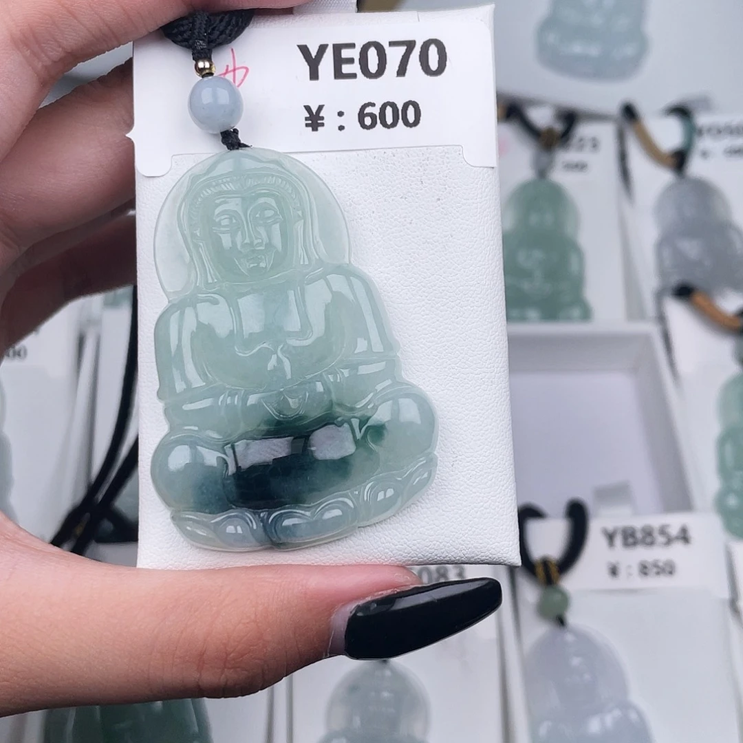 翡翠未镶嵌颈饰YE070