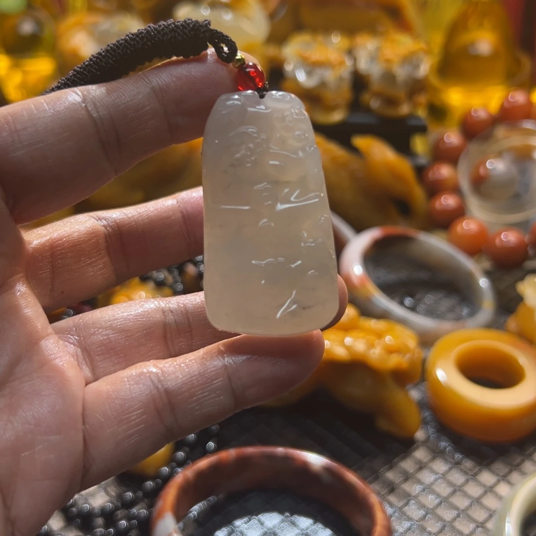 石英质玉未镶嵌颈饰