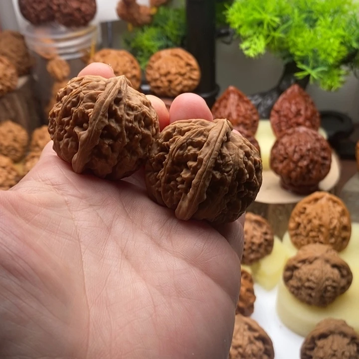 核桃文玩核桃白狮子38