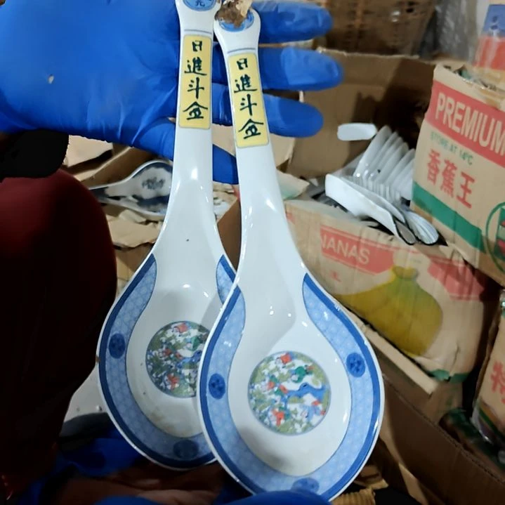 陶瓷盘子碗啥都有