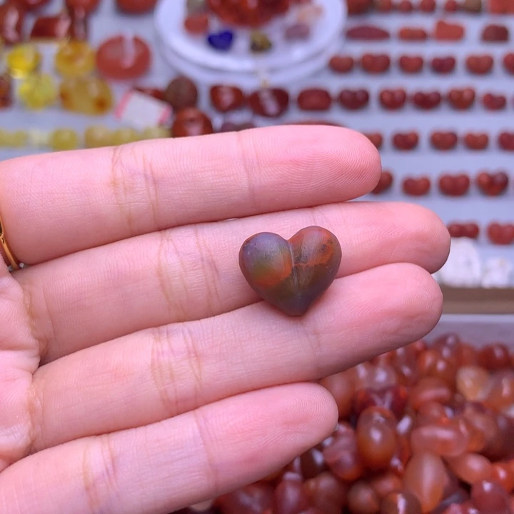 亮****南红玛瑙未镶嵌珠宝半成品23