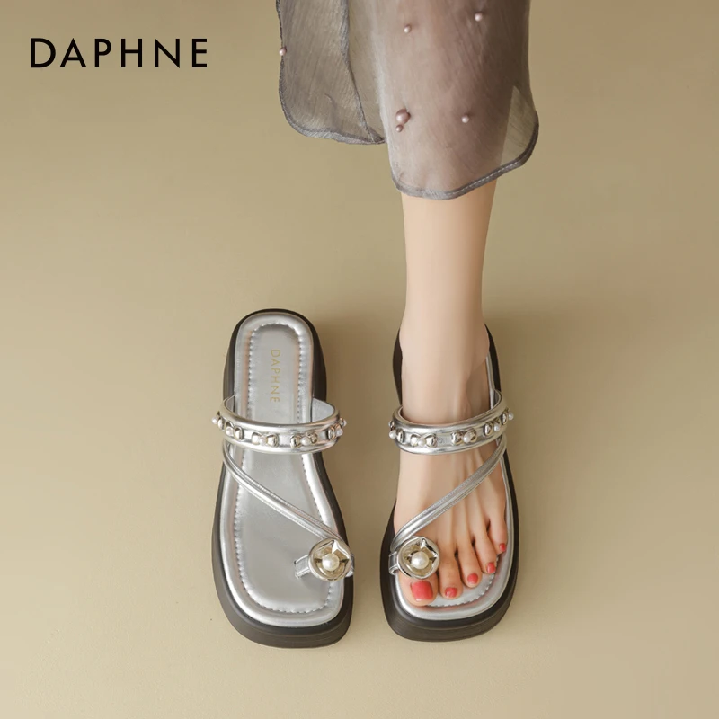 达芙妮厚底拖鞋女2025新款夏季沙滩外穿一字拖配裙子夹趾凉拖鞋子