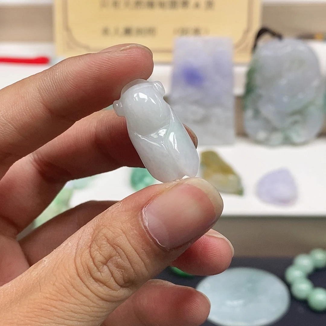 翡翠未镶嵌颈饰?*翡翠