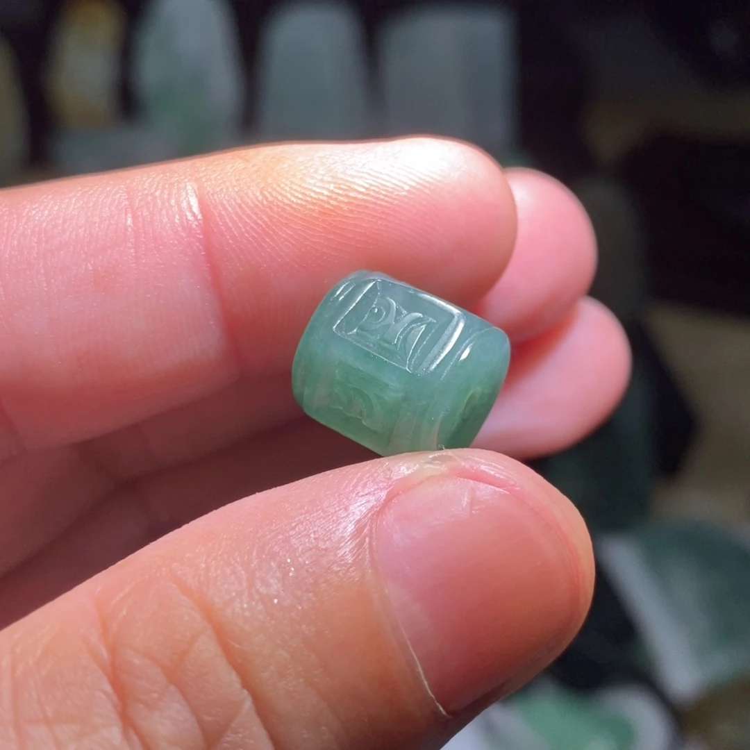 定制翡翠未镶嵌桶珠