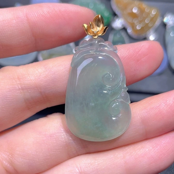 颈饰18K金镶嵌翡翠翡翠