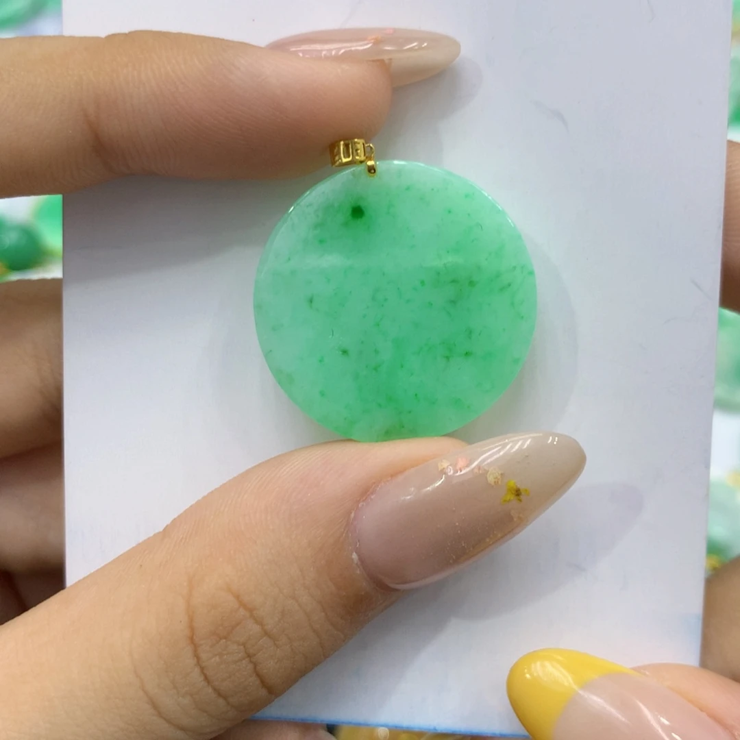 颈饰18K金镶嵌翡翠