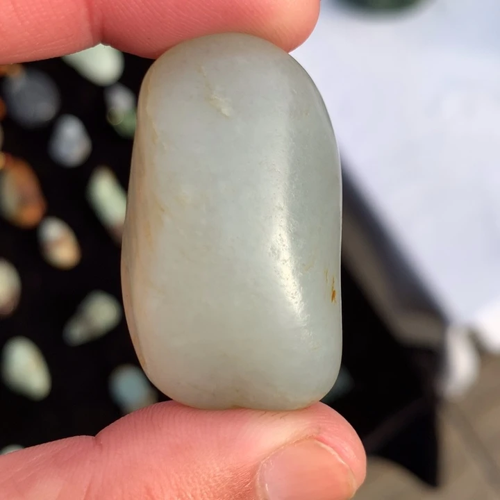颈饰未镶嵌透闪石质玉