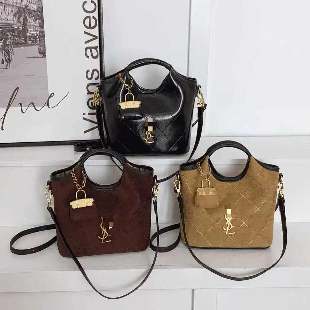 【尤米优选】2025杨新款2.0秋冬小众轻奢女包麂皮经典翻毛单肩包