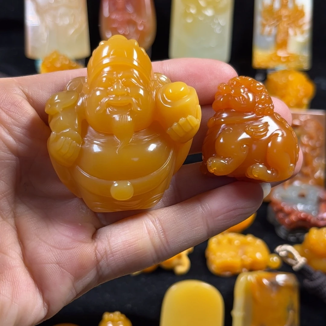 张***）石英质玉（黄龙玉）合金颈饰