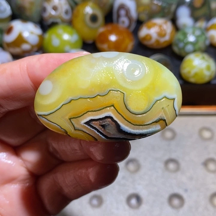 未镶嵌玛瑙/玉髓珠宝半成品60