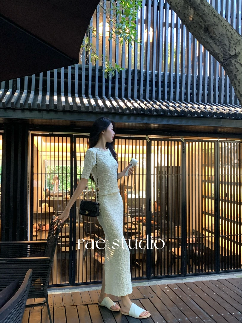 【Rae】法式优雅花朵泡泡修身百搭中袖长裙套装r658