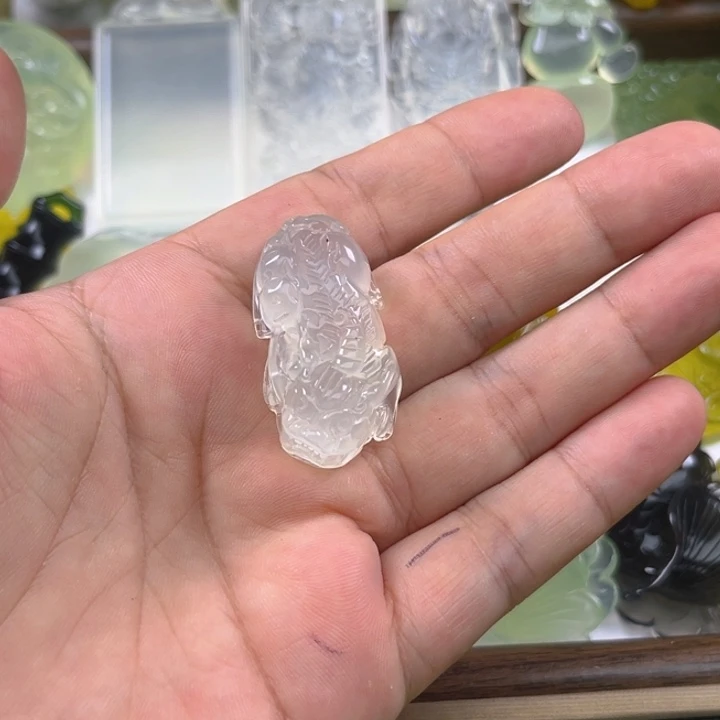 未镶嵌岫玉吊坠(不含链)参**律