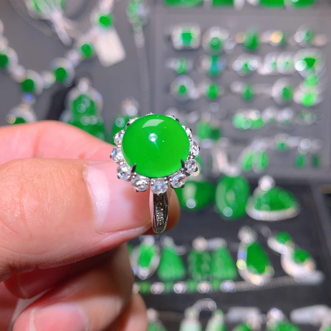 翡翠戒指18K金镶嵌天然翡翠