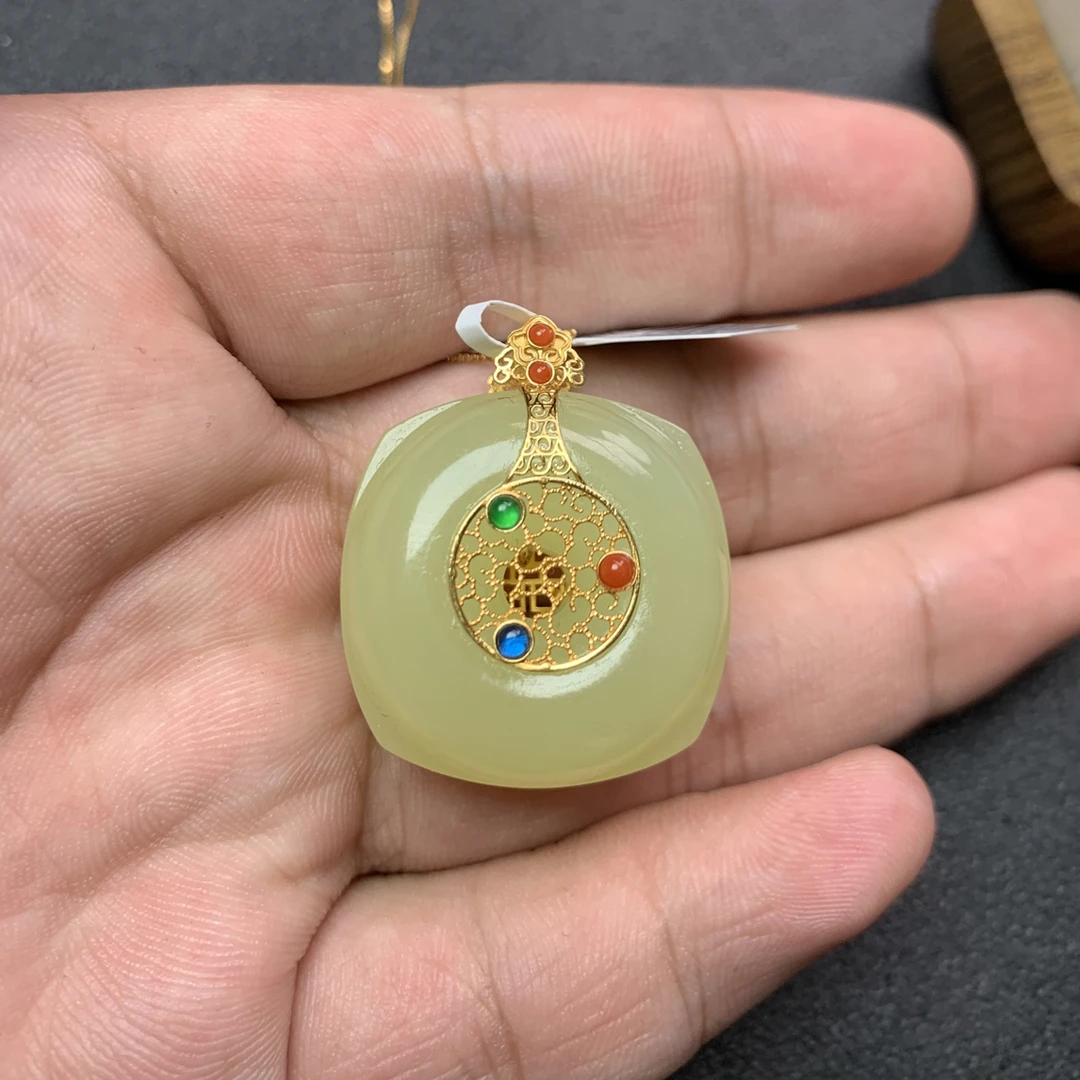 新疆和田玉若羌黄口平安扣吊坠 CJ288