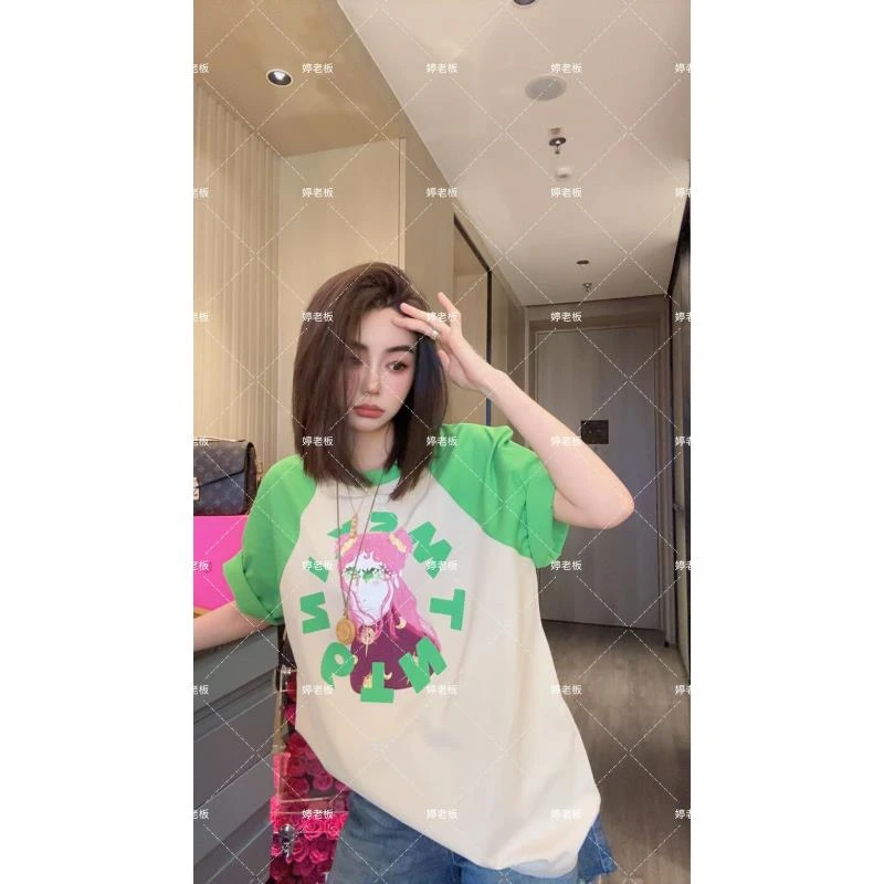 『婷老板』新款，M字母人像绿色拼色短袖T恤999-1