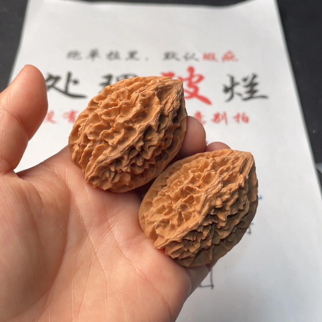 文玩核桃把件777。39鼠有磕碰