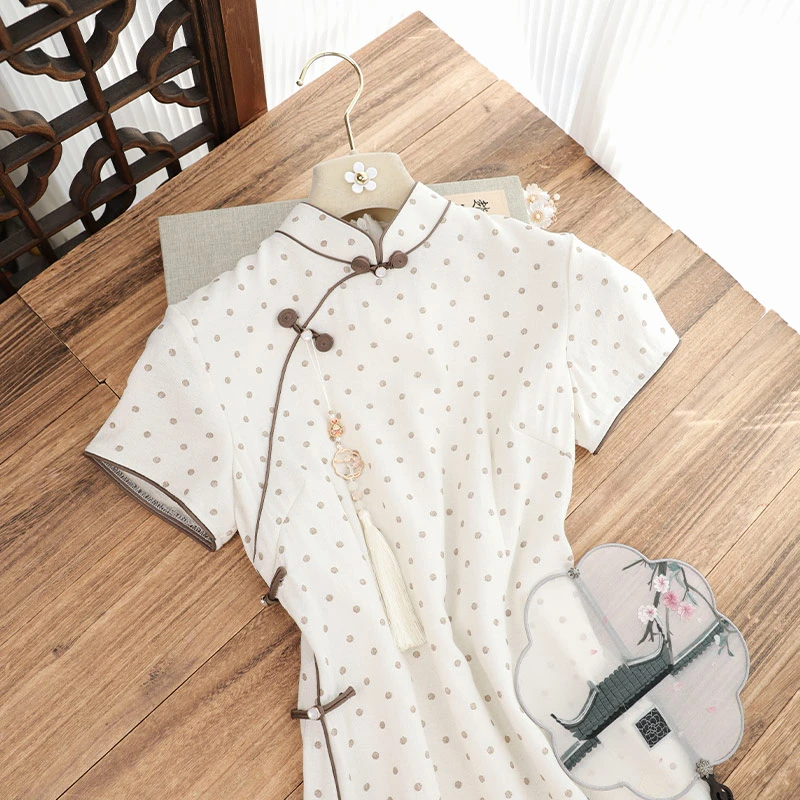 俏娘鱼2025年夏季新款素雅米色复古新中式改良短袖旗袍女日常可穿