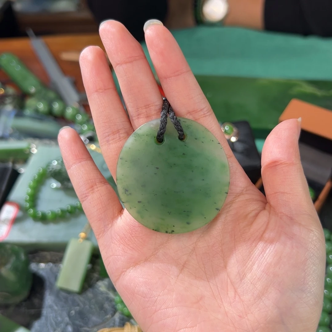 颈饰未镶嵌和田玉（碧玉）奥*给