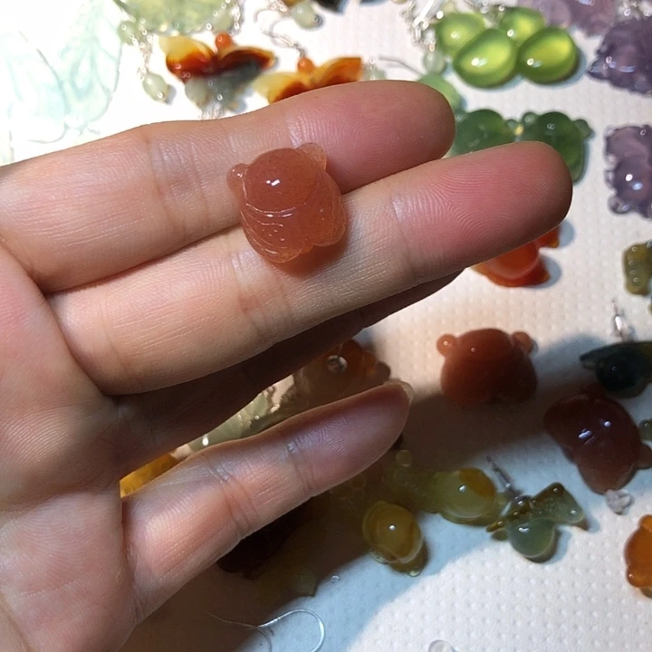 喜***乐蛇纹石玉未镶嵌颈饰