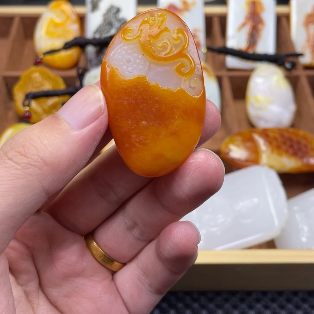 颈饰未镶嵌和田玉