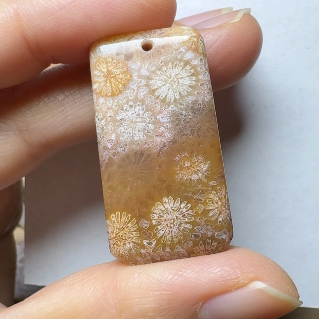 硅化玉粉黄花，盘盘未镶嵌