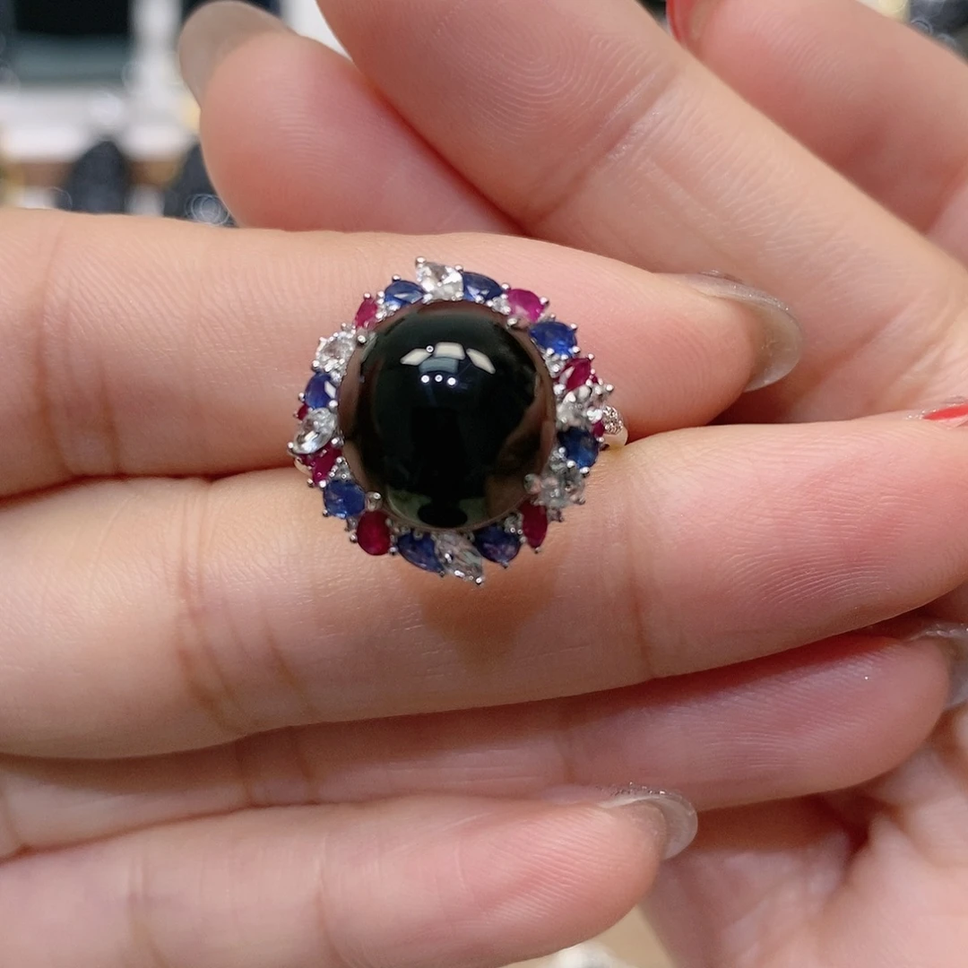 翡翠18K金镶嵌戒指