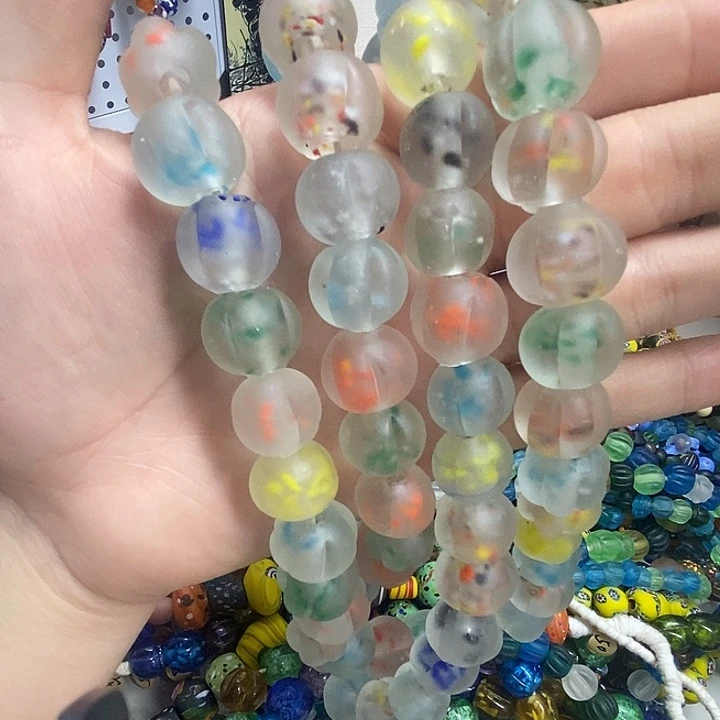 颈饰琉璃飘花大瓜珠