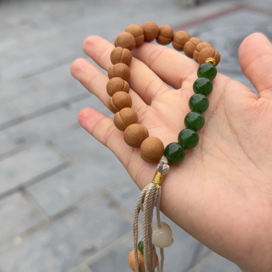 和田玉未镶嵌颈饰碧玉设计款手持门总多样性拍一发一