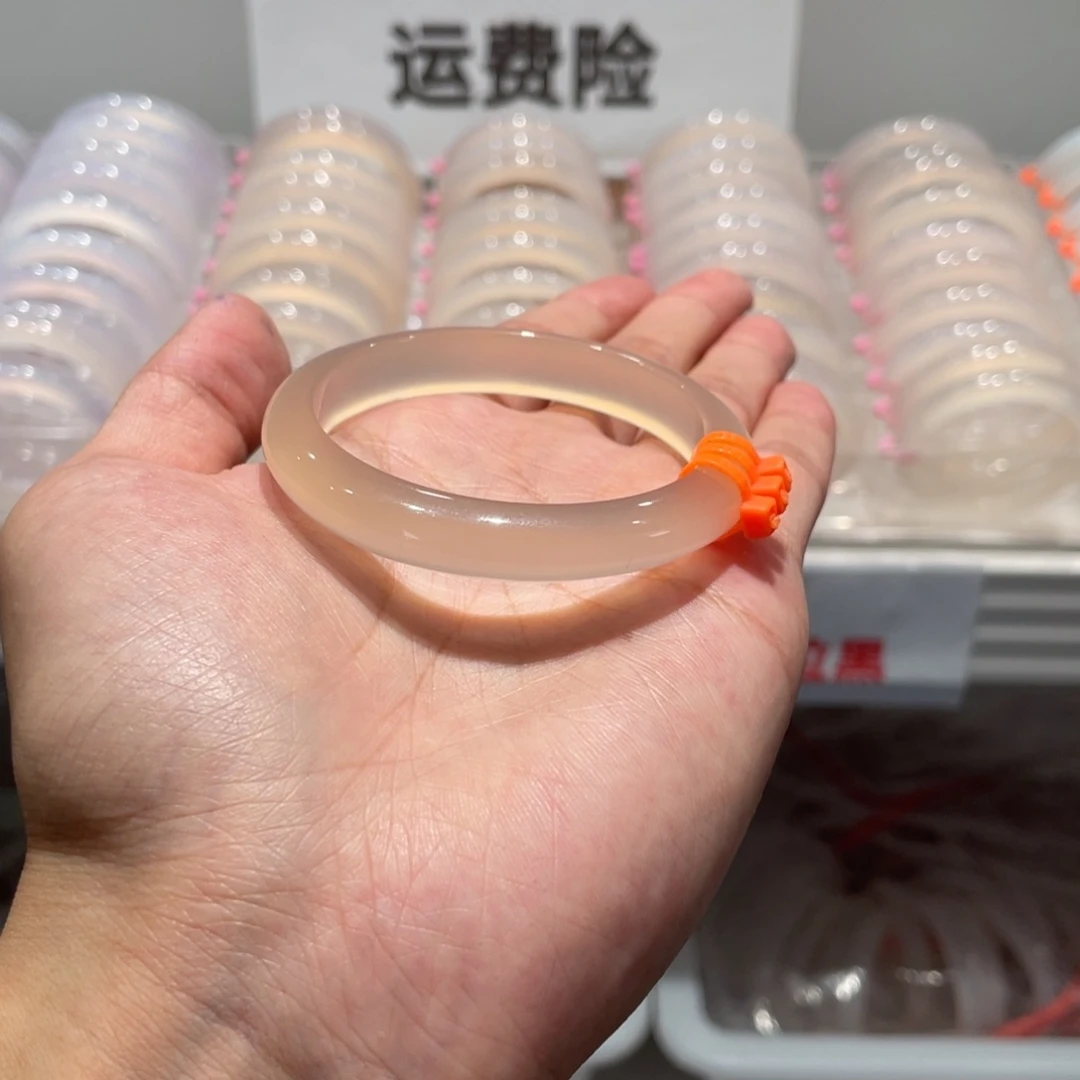 玛瑙/玉髓手镯未镶嵌财*?