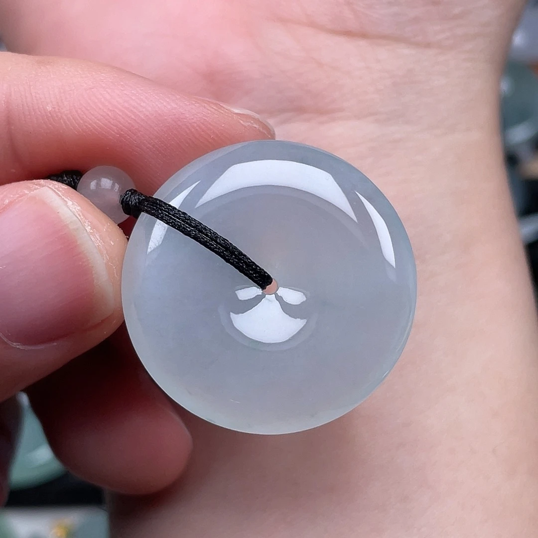 翡翠未镶嵌颈饰平安扣