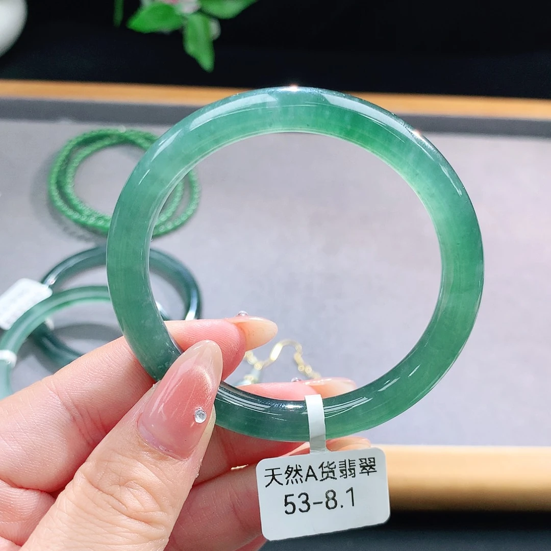 未镶嵌手镯（圆镯）翡翠