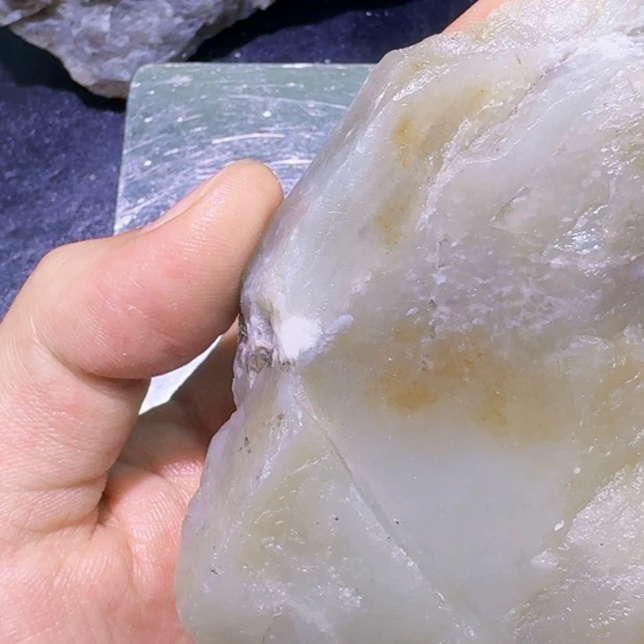 未镶嵌和田玉（糖玉）珠宝半成品