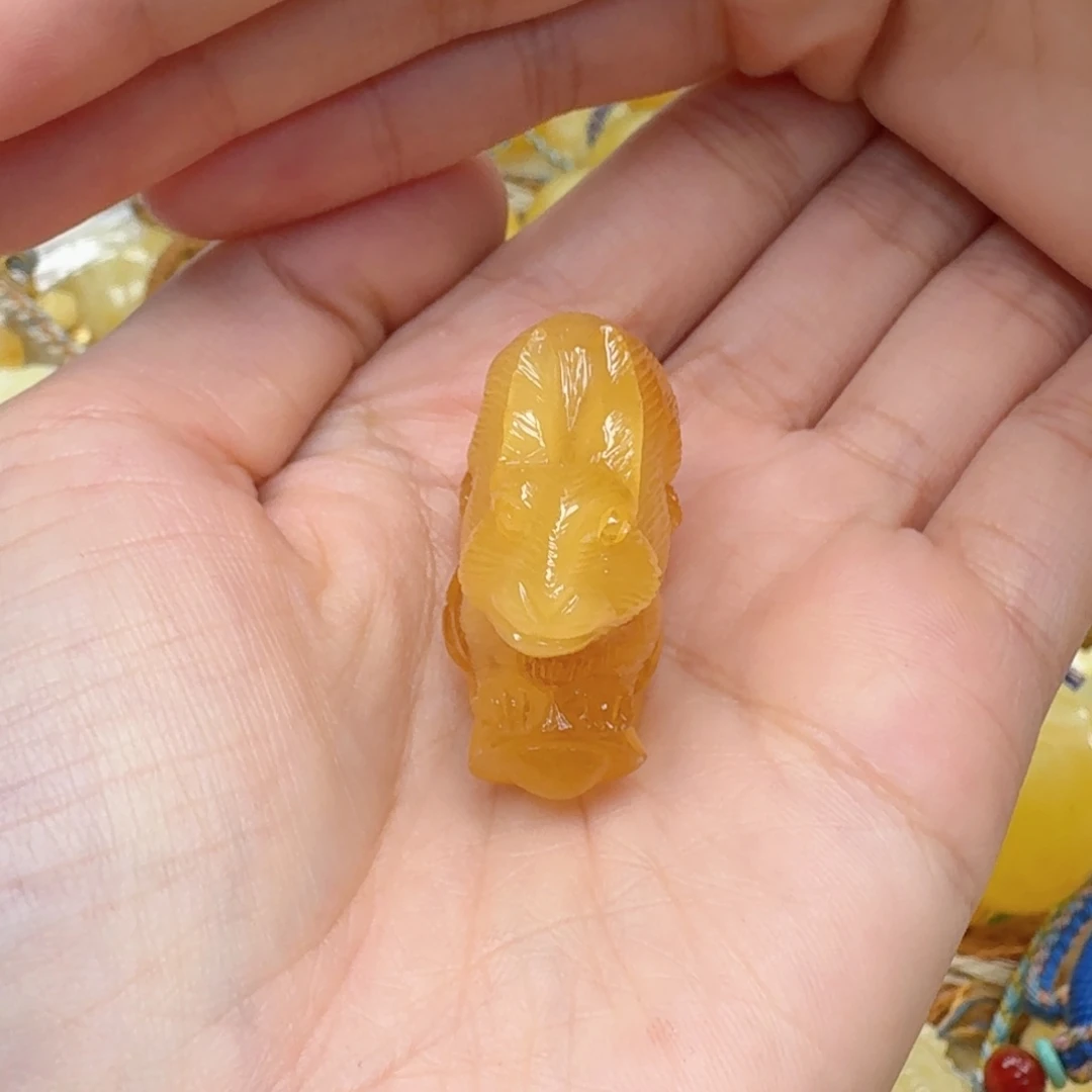 琥珀未镶嵌珠宝奇石吊坠