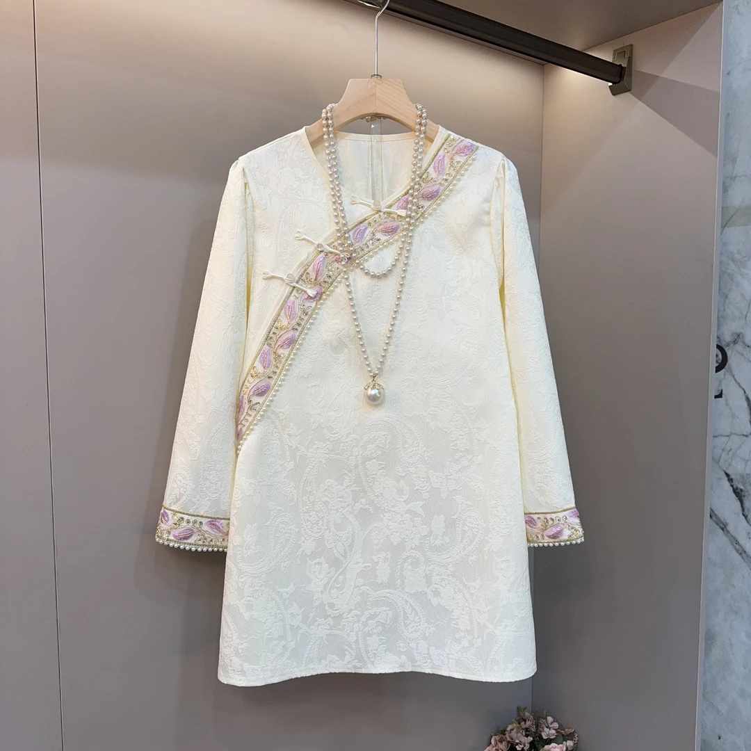 新年款新中式盘扣重工钉珠2025大码女装时尚洋气减龄百搭款上衣