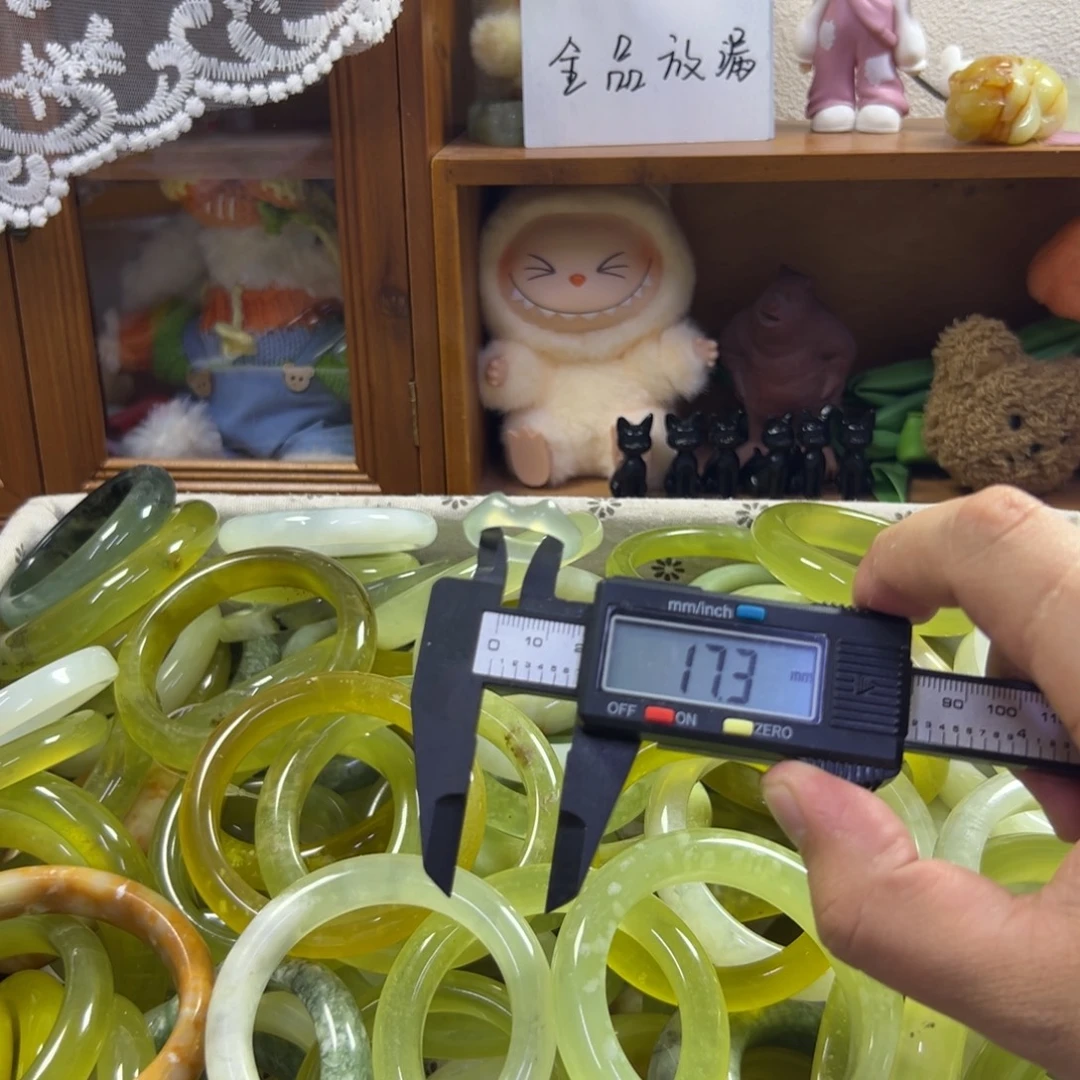 蛇纹石玉未镶嵌手镯296