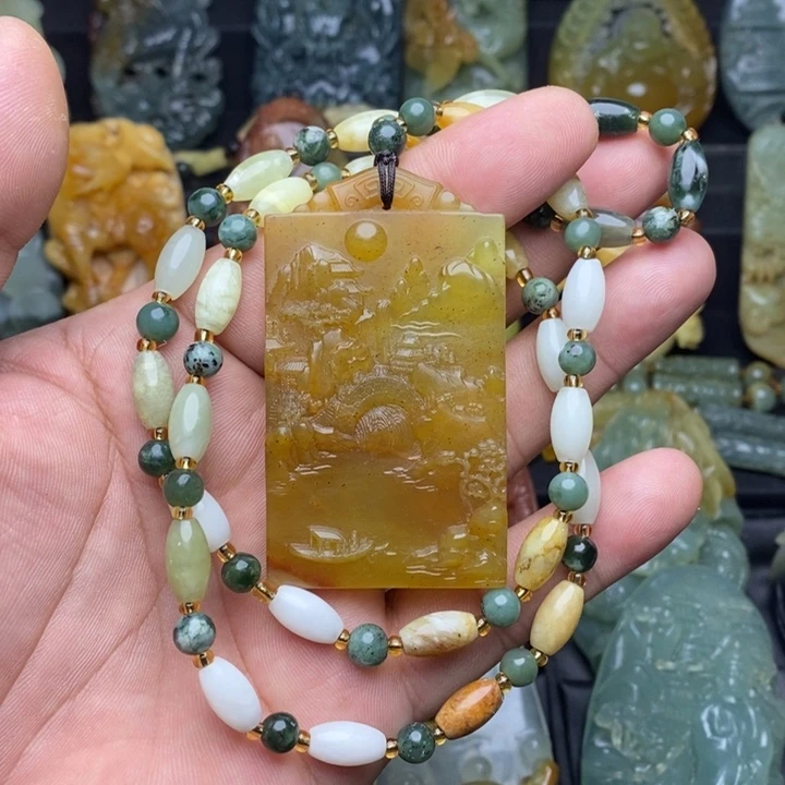 蛇纹石玉未镶嵌颈饰