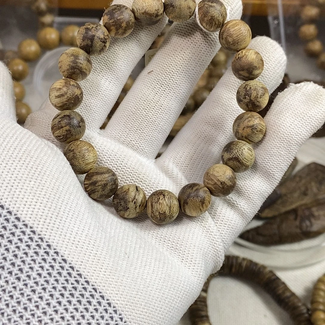 陌***一沉香碎屑沉香达拉干野生沉香