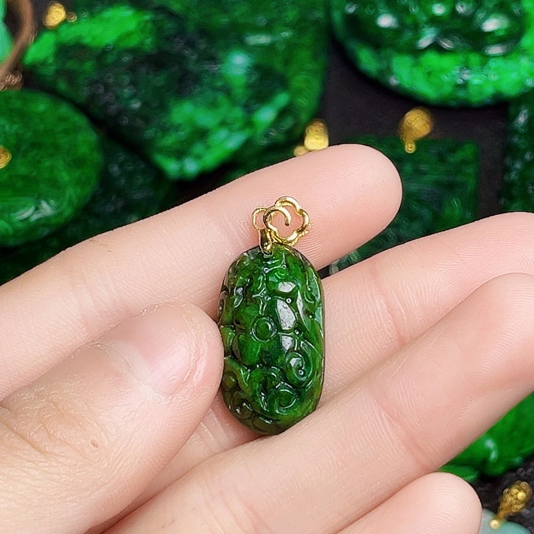 颈饰未镶嵌翡翠多样性