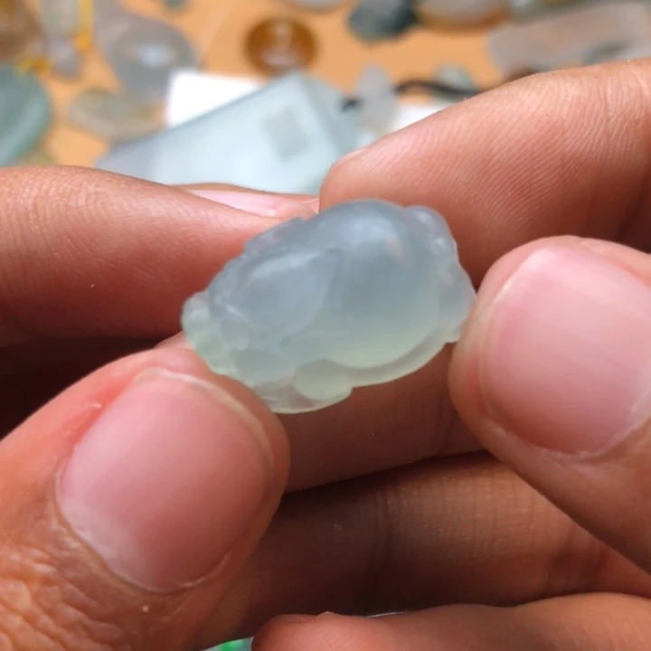 定制翡翠未镶嵌挂件