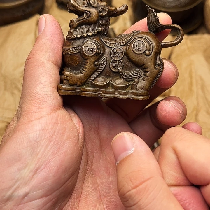 精美铜器做工精湛