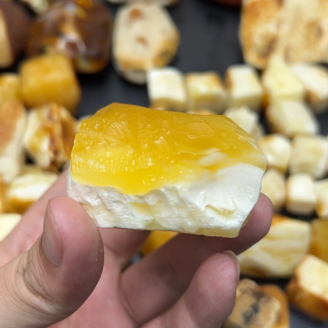 定制琥珀未镶嵌蜜蜡