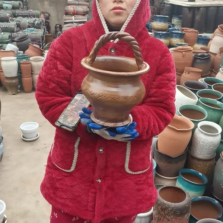 红陶瑕疵一个盆子。。。