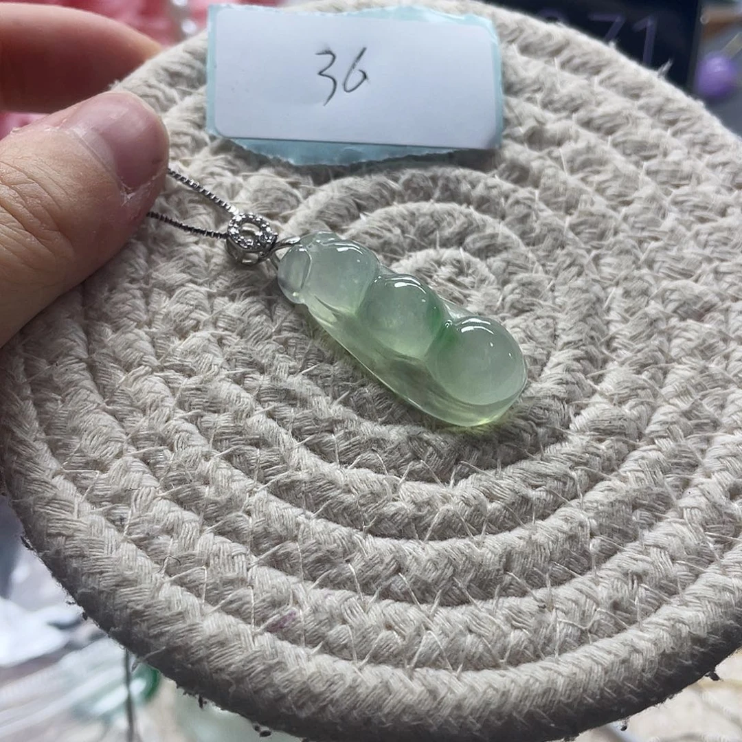 阳***你翡翠未镶嵌颈饰翡翠